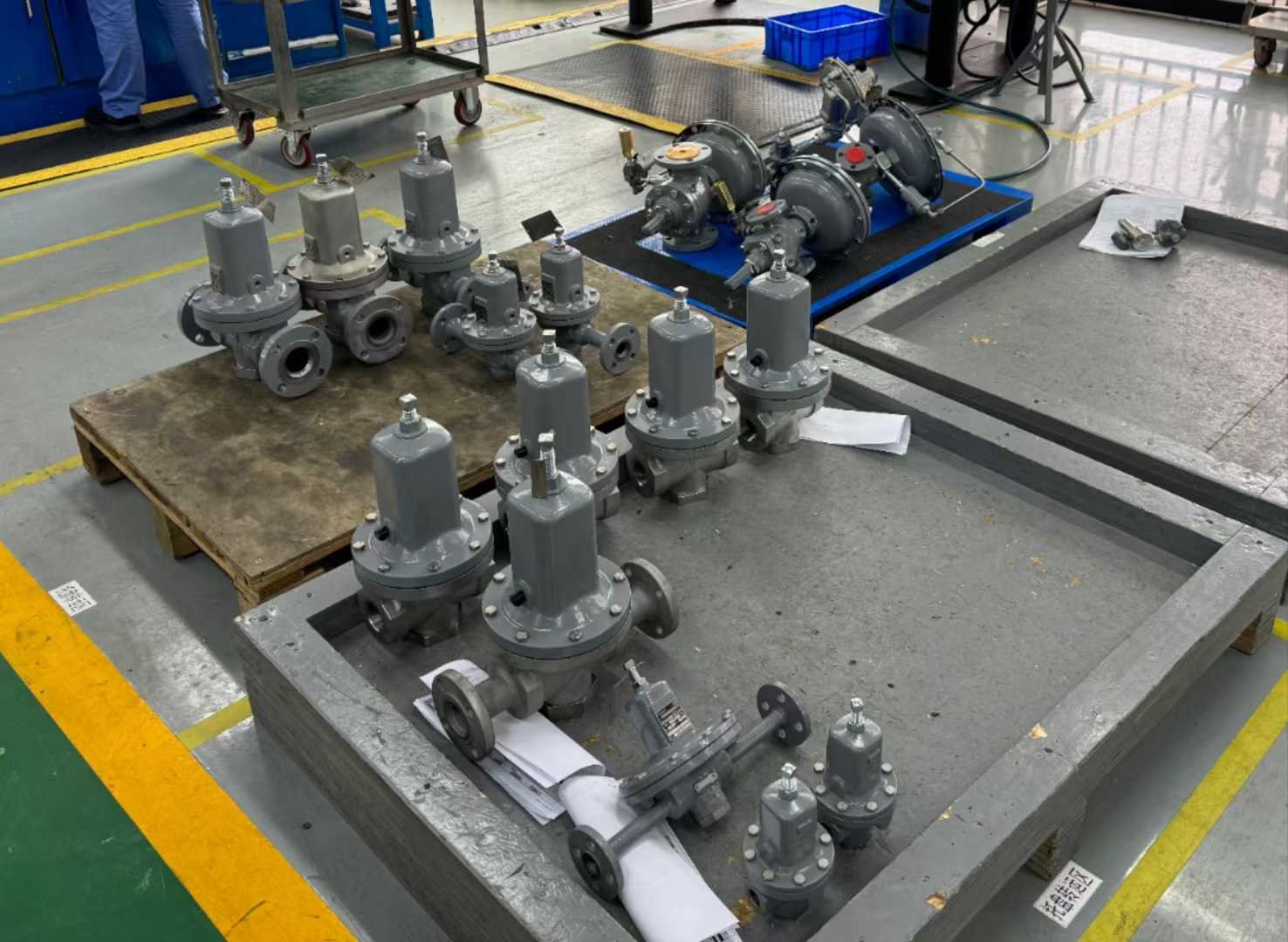 Original Fisher MR95 series pressure reducing valves and MR98 series back pressure valves from Chinese supplier Yunrui.