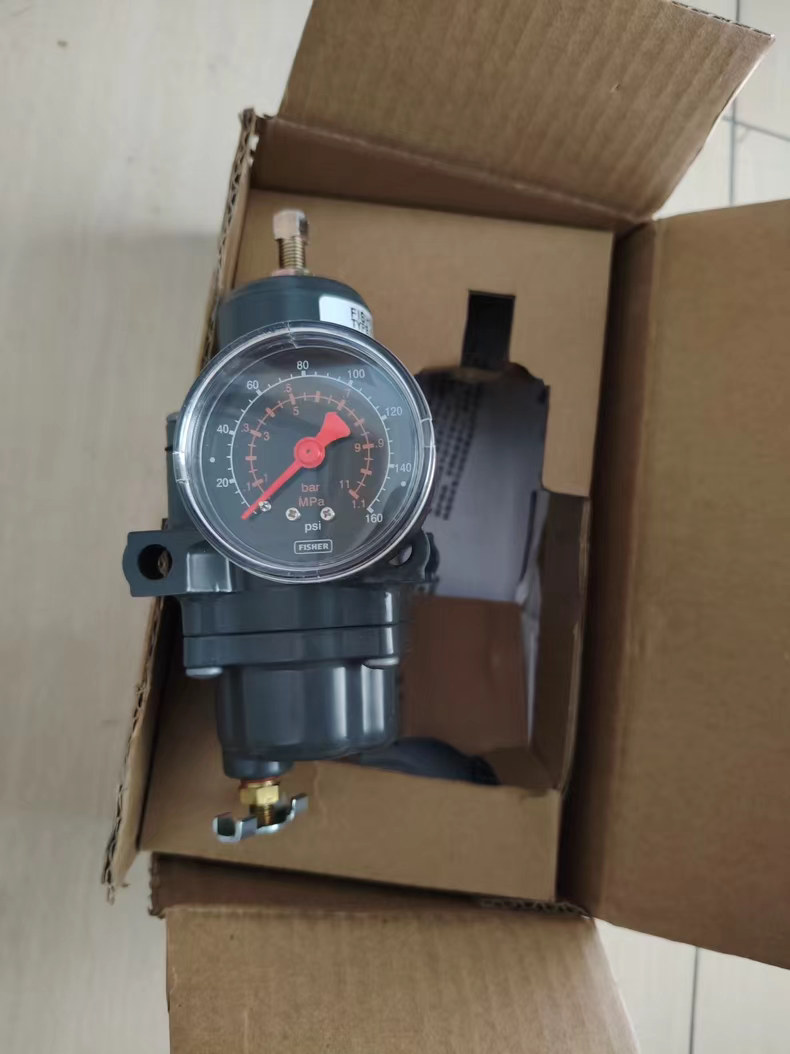 Fisher 67CFR-600 filter regulator with blue port plug - original equipment